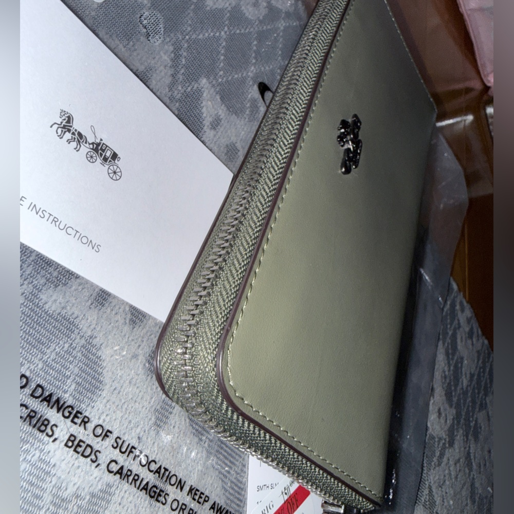 Coach Olive Leather Zip Wallet